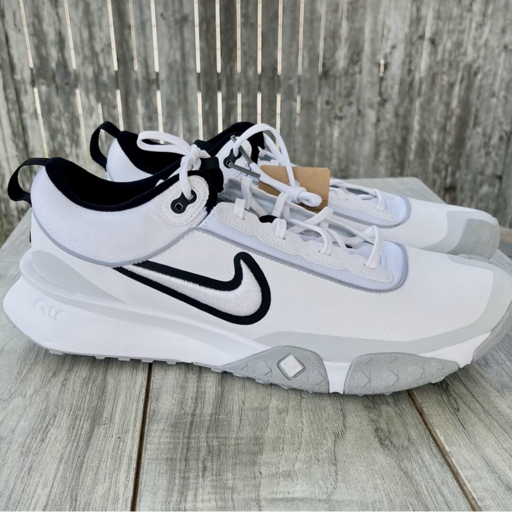 Nike White and Black Athletic Shoes Classic Design-size 12 Mens
